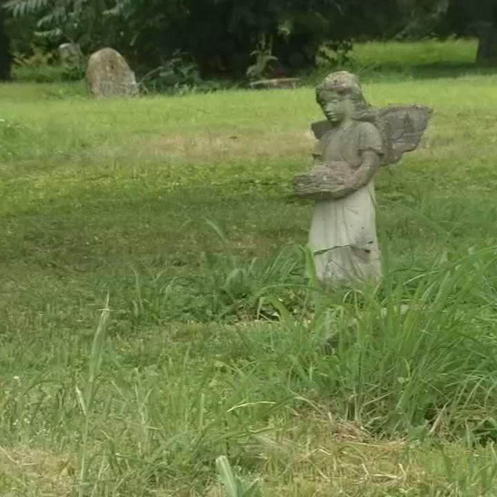 Greenwood cemetery angel statue.jpg